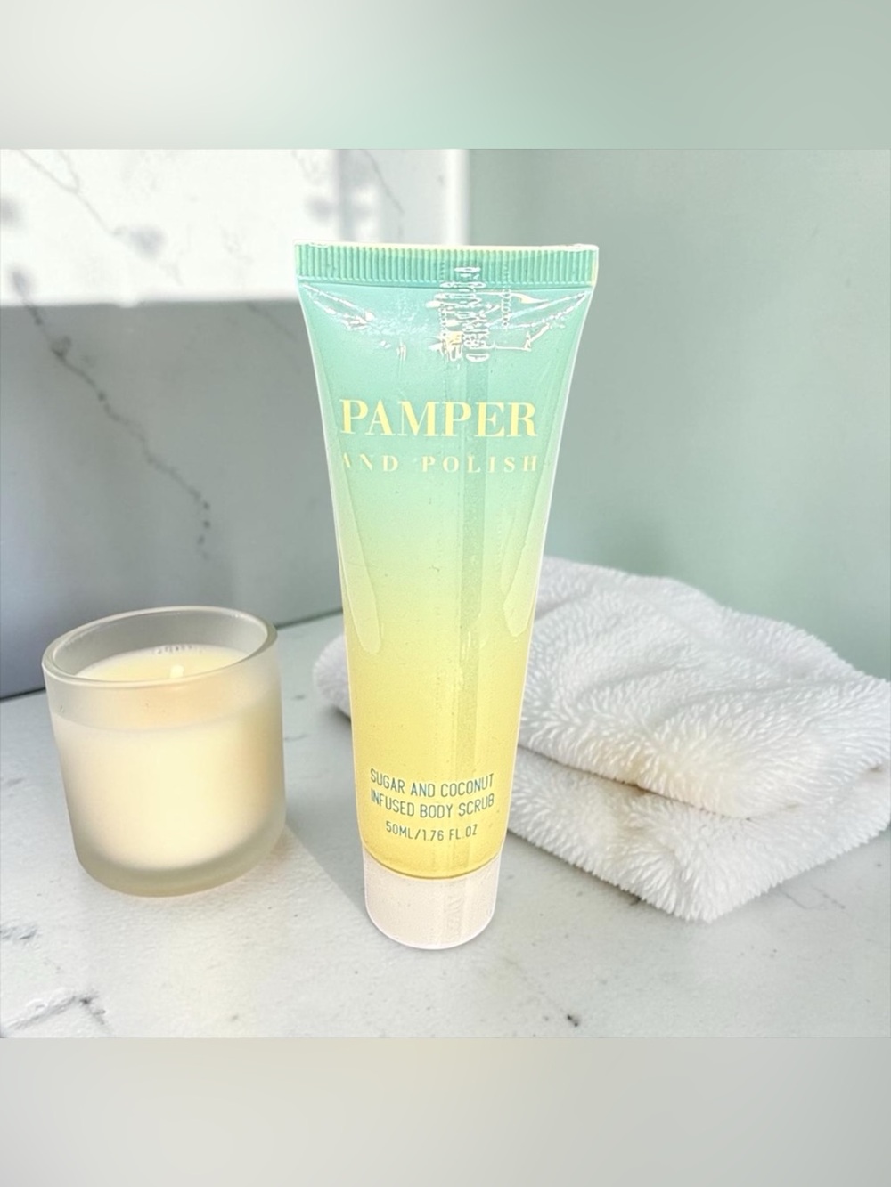 🥥PAMPER AND POLISH🥥Sugar & Coconut Body Scrub/NIP